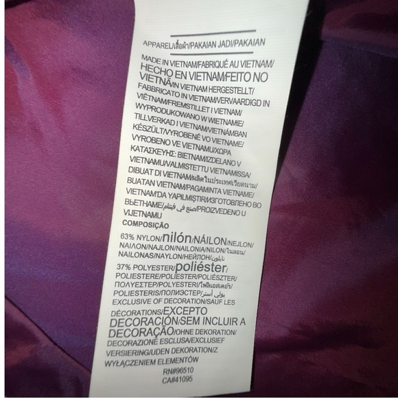 UNDER ARMOUR Women's Storm Iridescent Woven Graphic Warm-up Top - M Purple - Picture 7 of 16